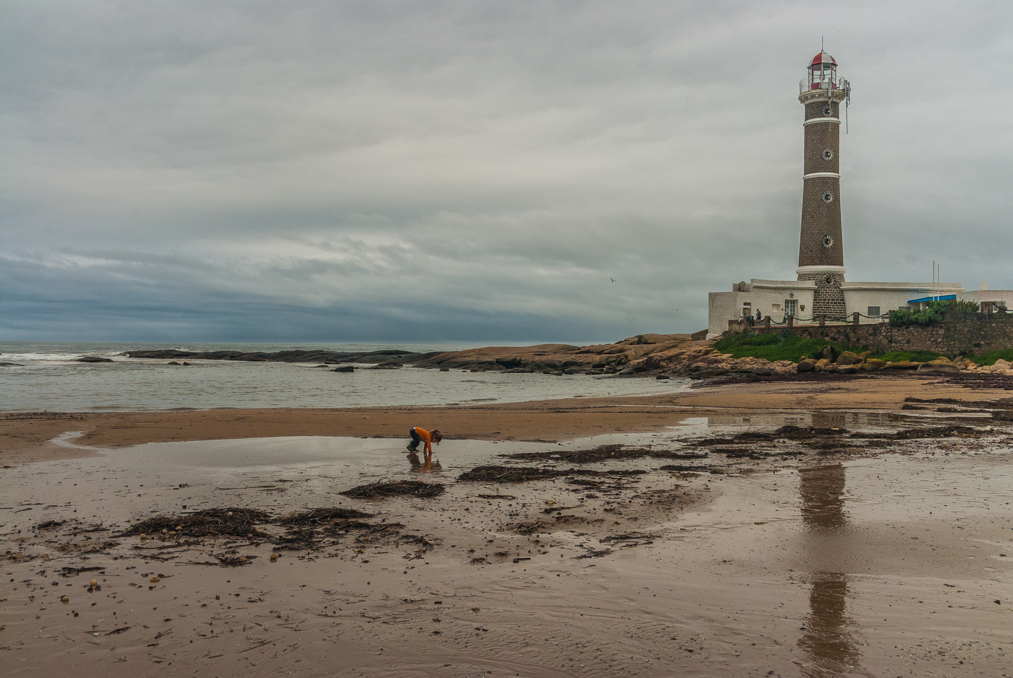 Nikon D200 + Sigma 18-200mm F3.5-6.3 DC sample photo. Azul en el faro de jose ignacio photography