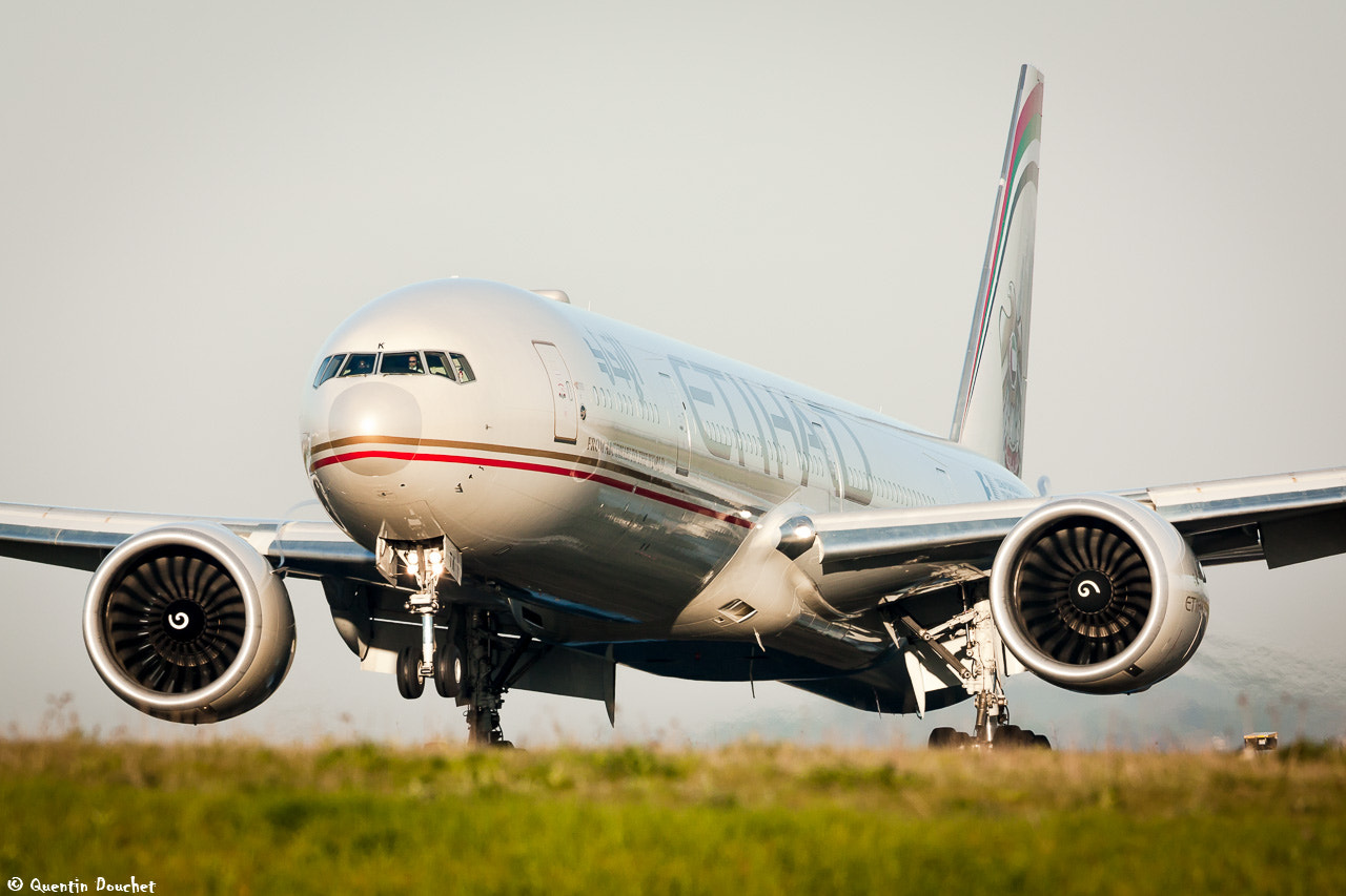 Canon EF 600mm F4L IS II USM sample photo. Boeing 777-300er - etihad - a6-etk - cdg photography