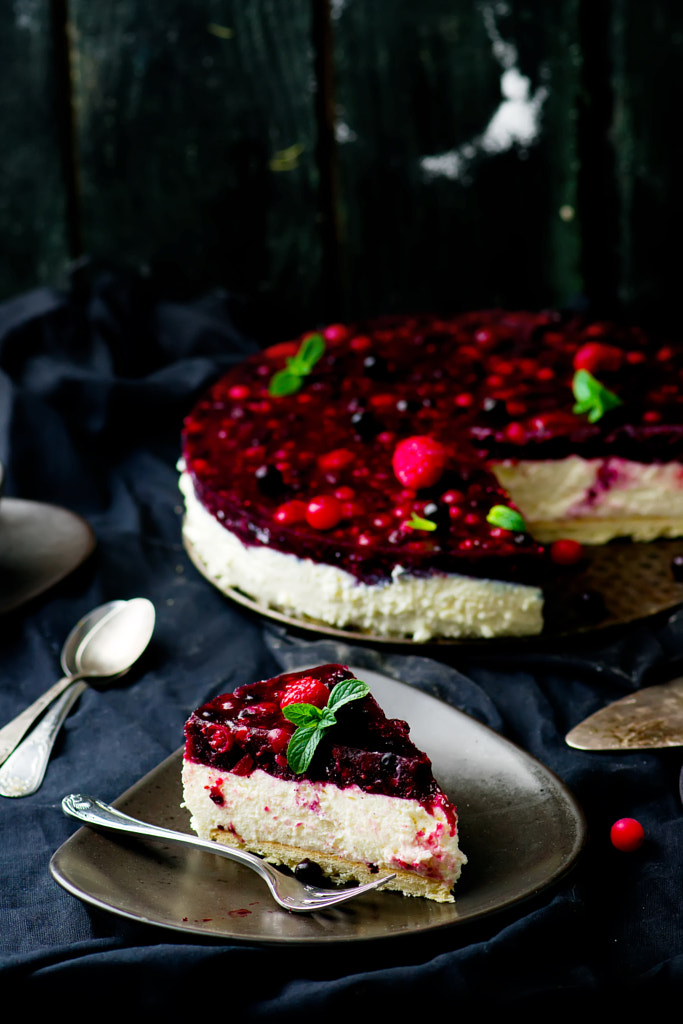 slice of a tart with fresh berries. by Зоряна Ивченко on 500px.com