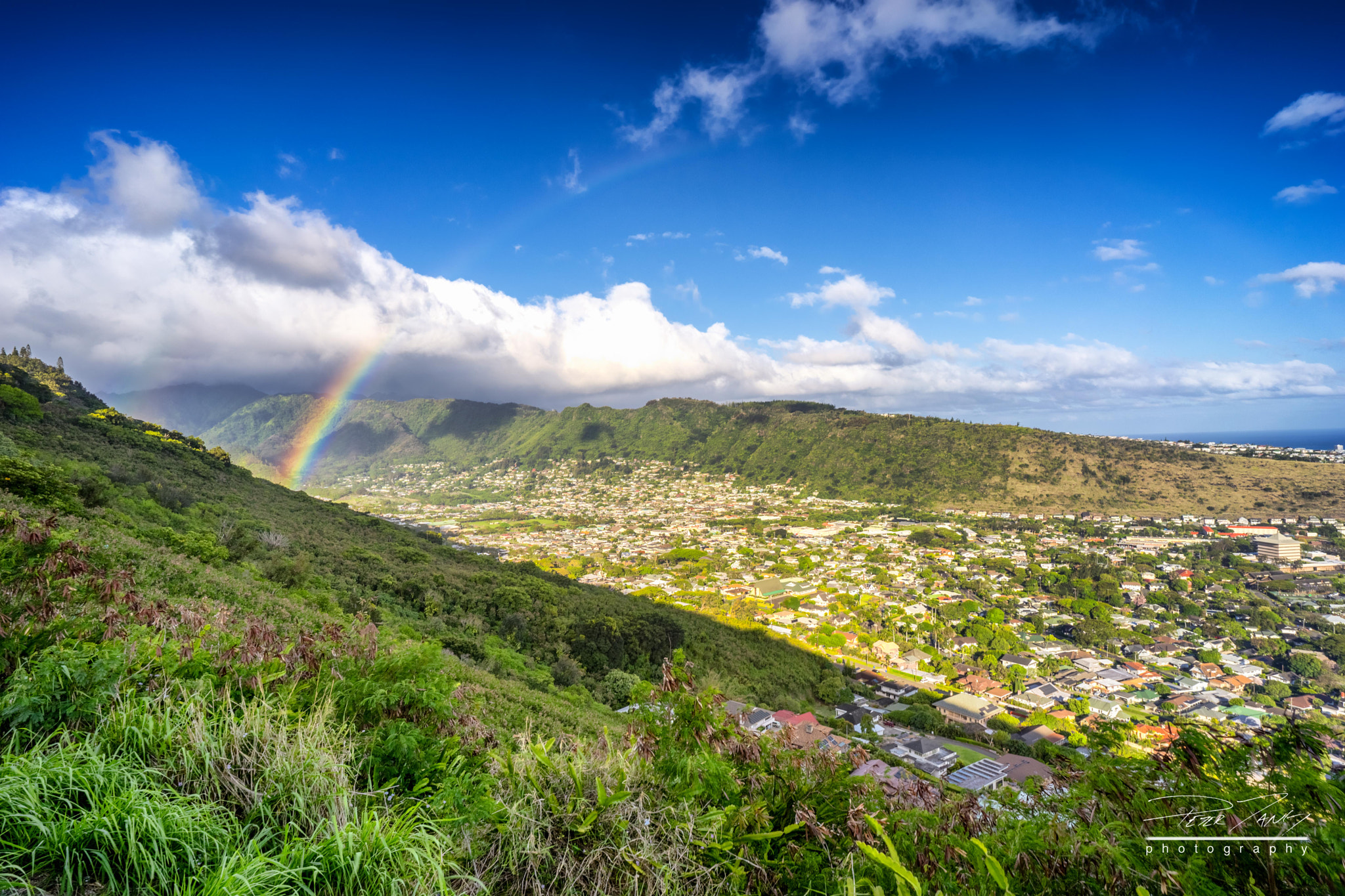 ZEISS Batis 18mm F2.8 sample photo. Manoa rainbow photography