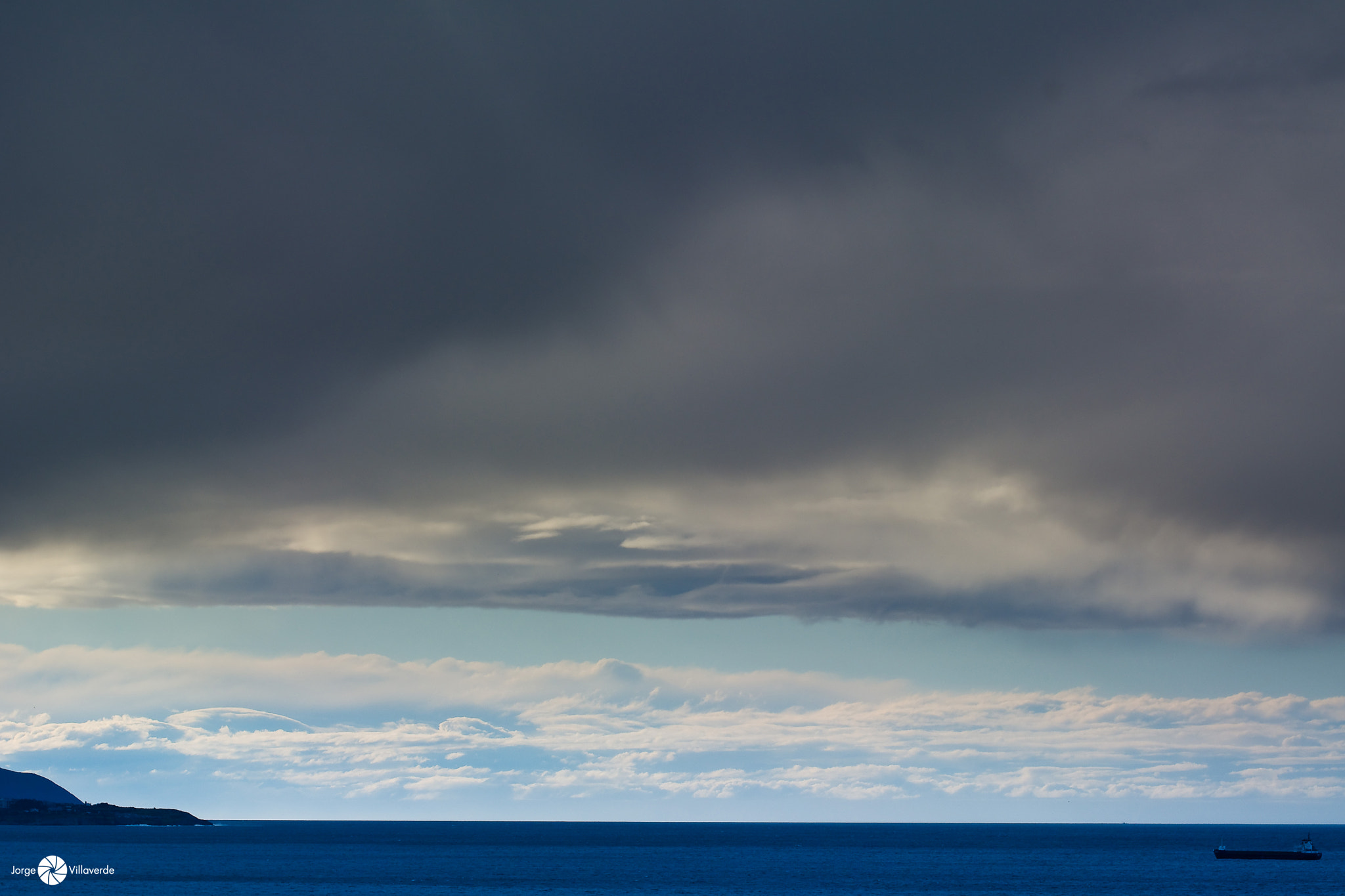 Zeiss Milvus 35mm f/2 + 2x sample photo. Tormenta photography