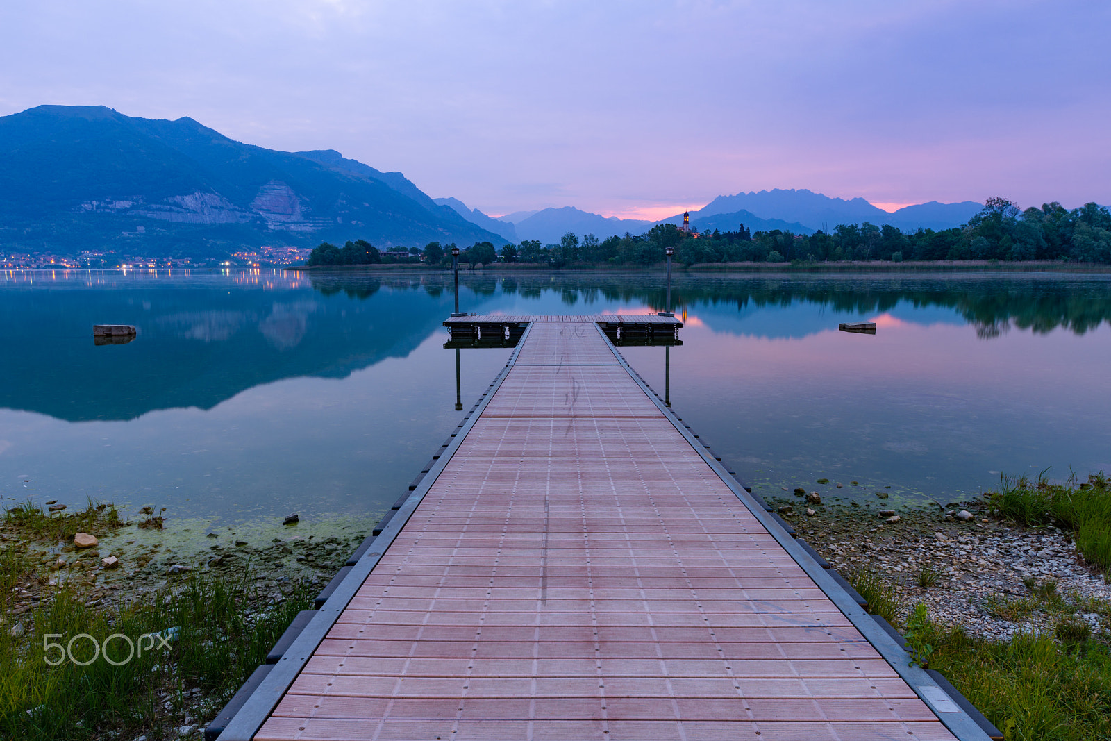 Sigma 8-16mm F4.5-5.6 DC HSM sample photo. Lago di pusiano photography
