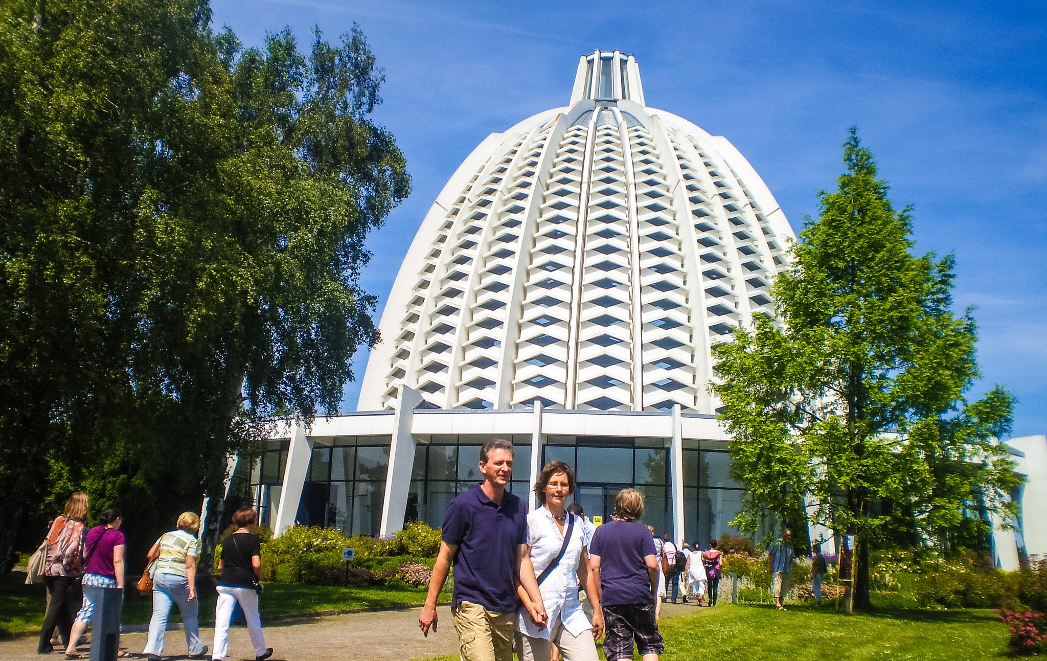 Olympus FE20,X15,C25 sample photo. Baha'i house of worship - frankfurt-am-main photography