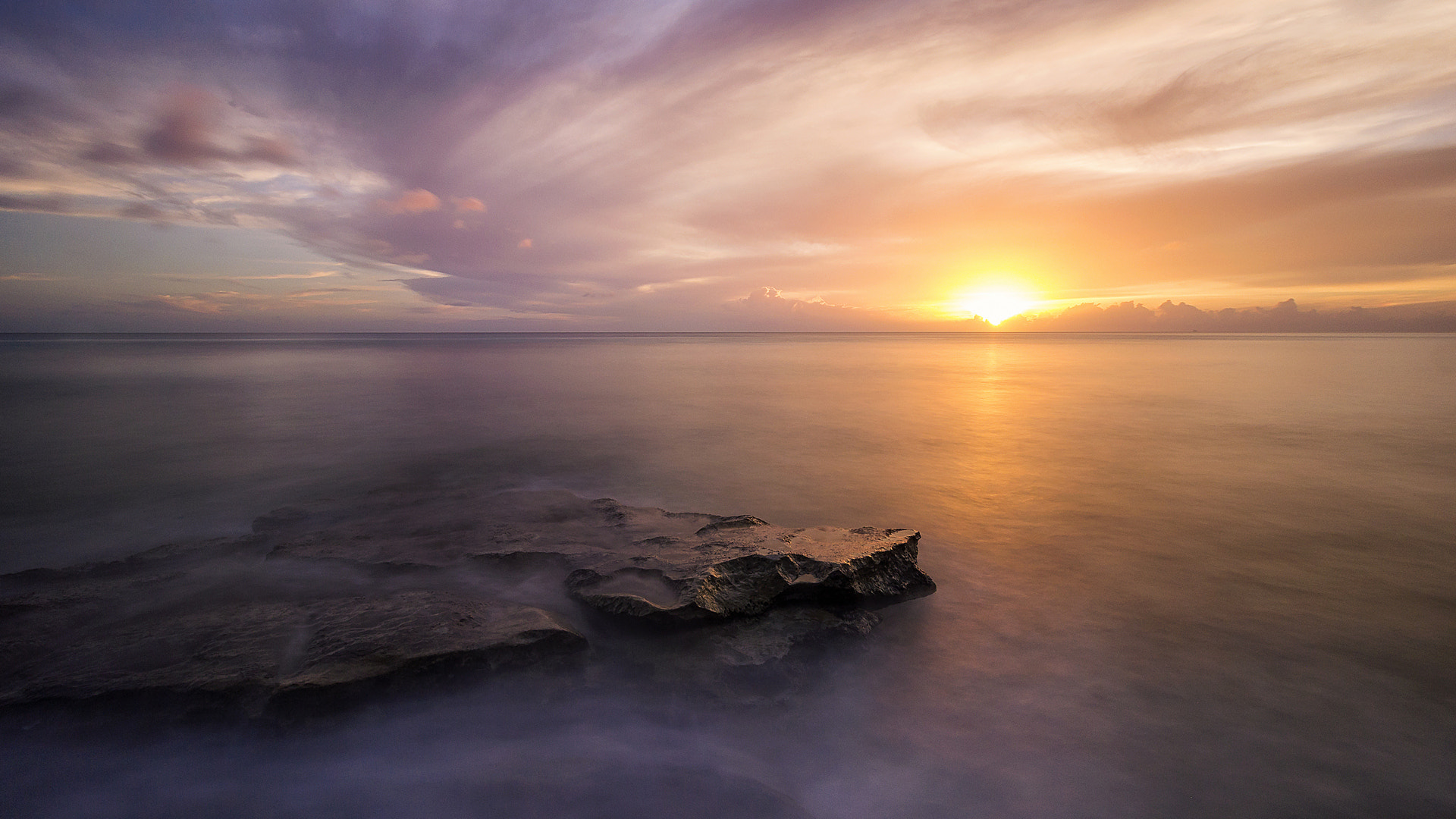 Canon EF-S 10-18mm F4.5–5.6 IS STM sample photo. Smooth sunset photography