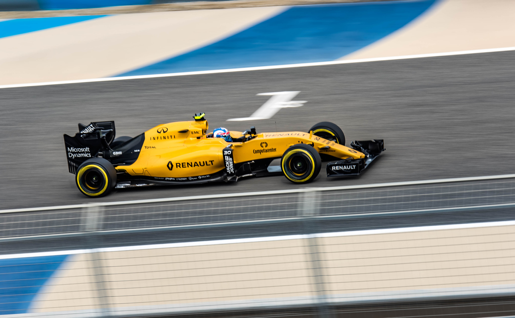 Canon EOS 7D Mark II + Canon EF 28-300mm F3.5-5.6L IS USM sample photo. Renault sports  photography