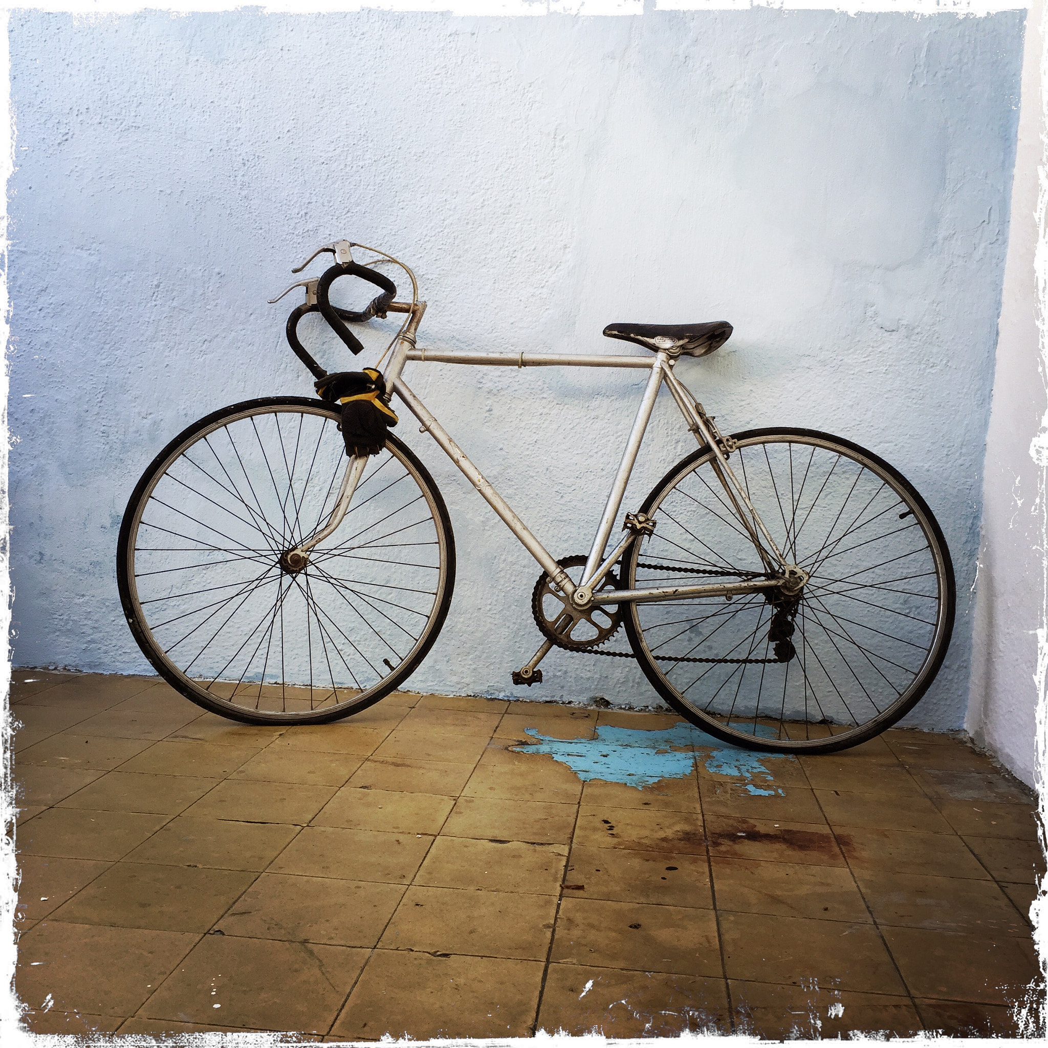 Hipstamatic 279 sample photo. My old bicycle photography
