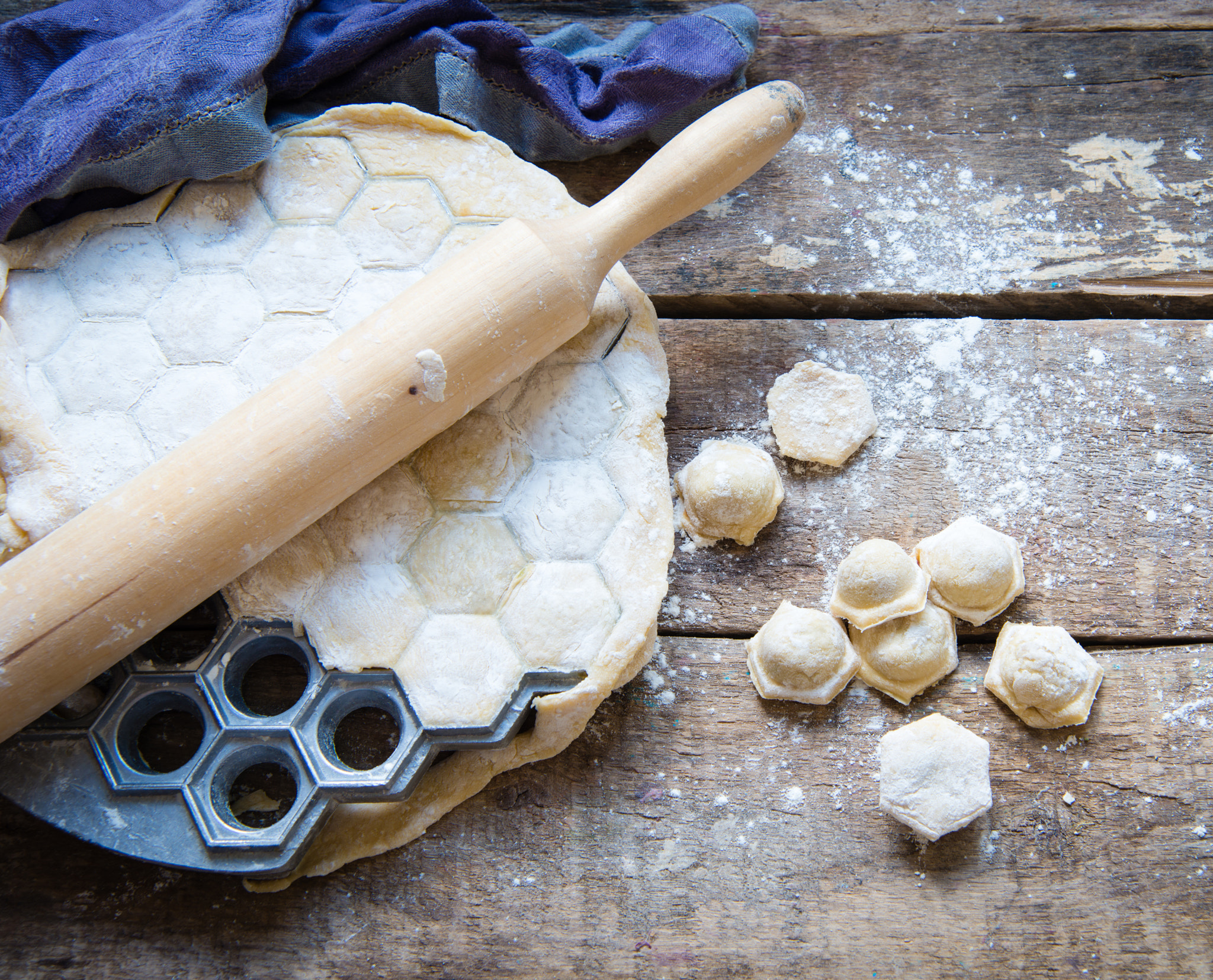 Nikon AF Nikkor 24-85mm F2.8-4D IF sample photo. Pelmeni photography