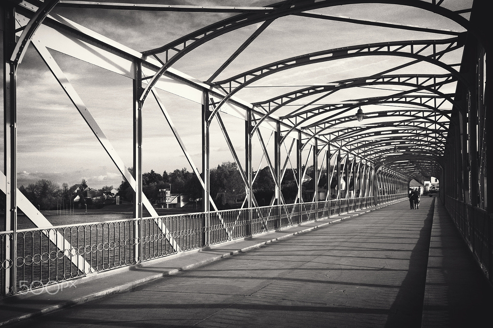 Nikon D3200 + 18.00 - 55.00 mm f/3.5 - 5.6 sample photo. On the iron bridge ... photography