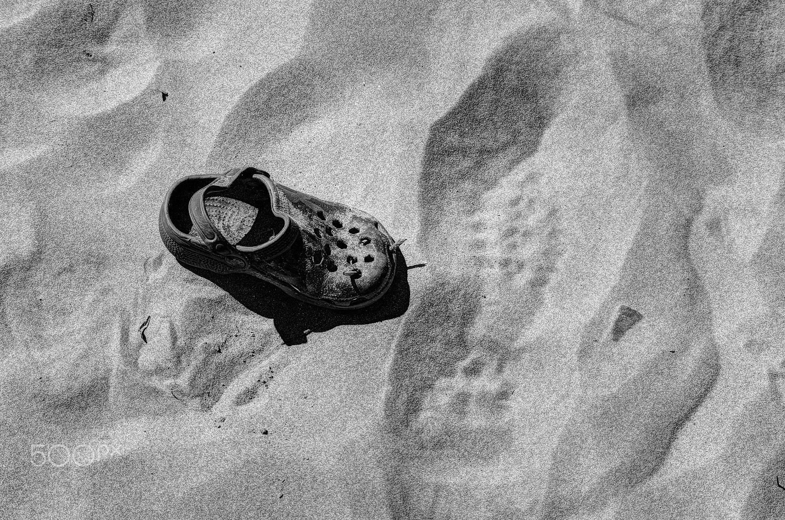 Canon EOS M sample photo. Lost sandal photography