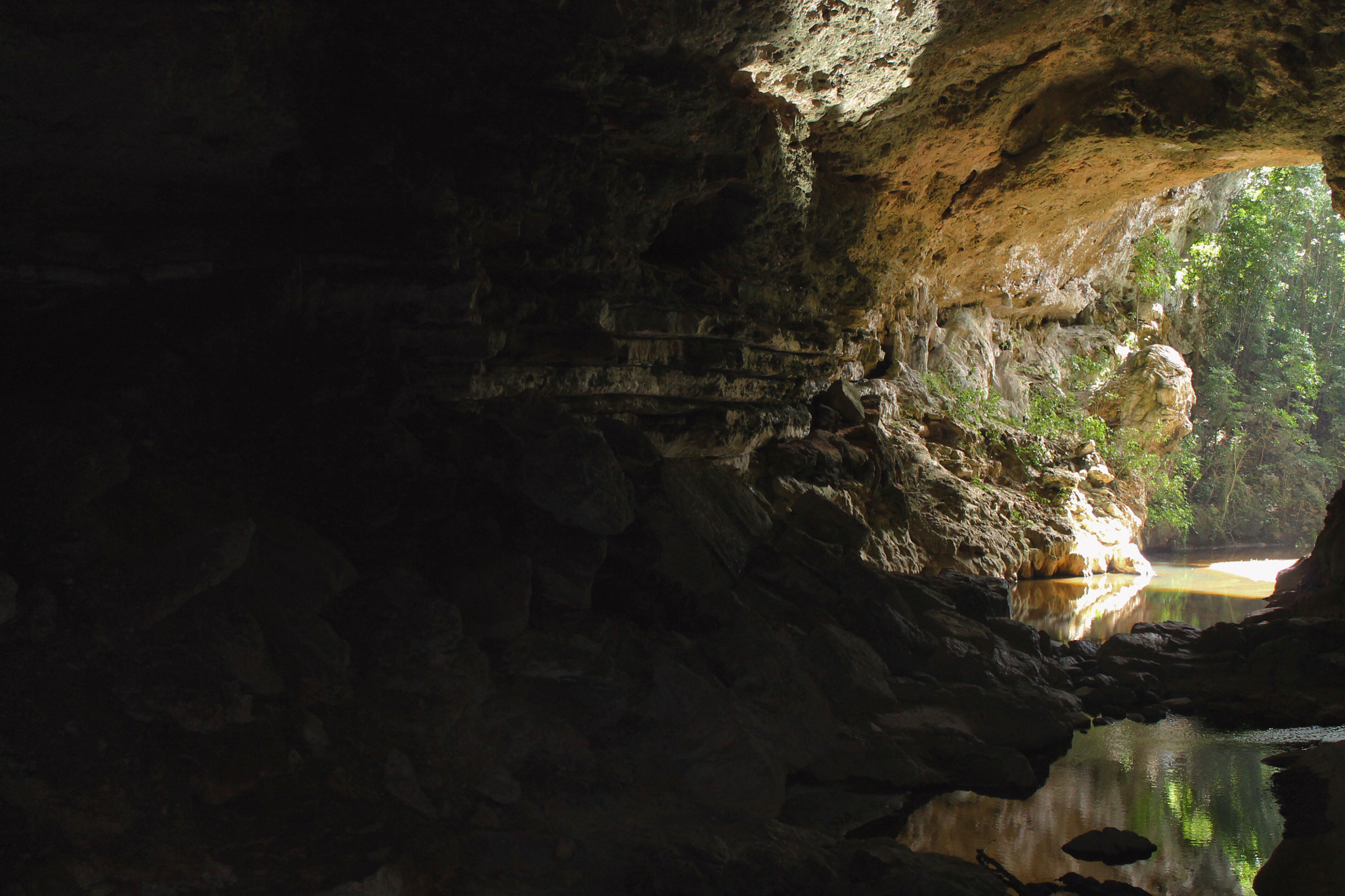 Canon EF-S 18-55mm F3.5-5.6 III sample photo. Big cave in guatemala photography