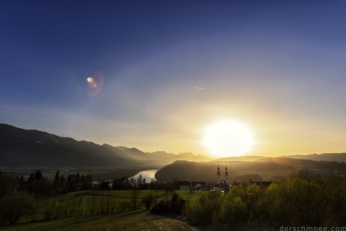 Canon EOS-1D X + Canon EF 16-35mm F2.8L USM sample photo. Traumhafter sonnenuntergang in maria rain im sonni ... photography