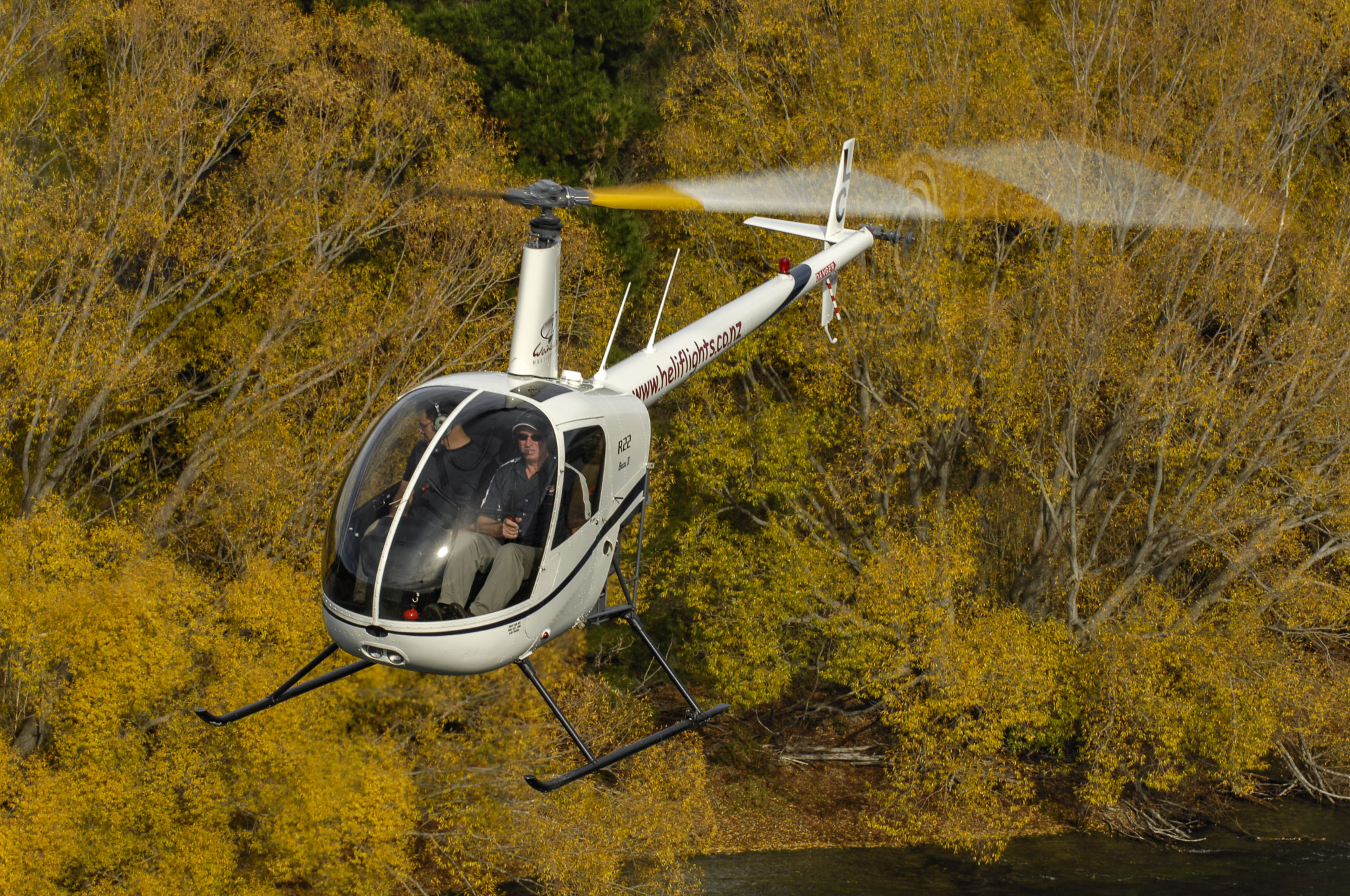 Nikon D2X sample photo. Helicopter over clutha river photography