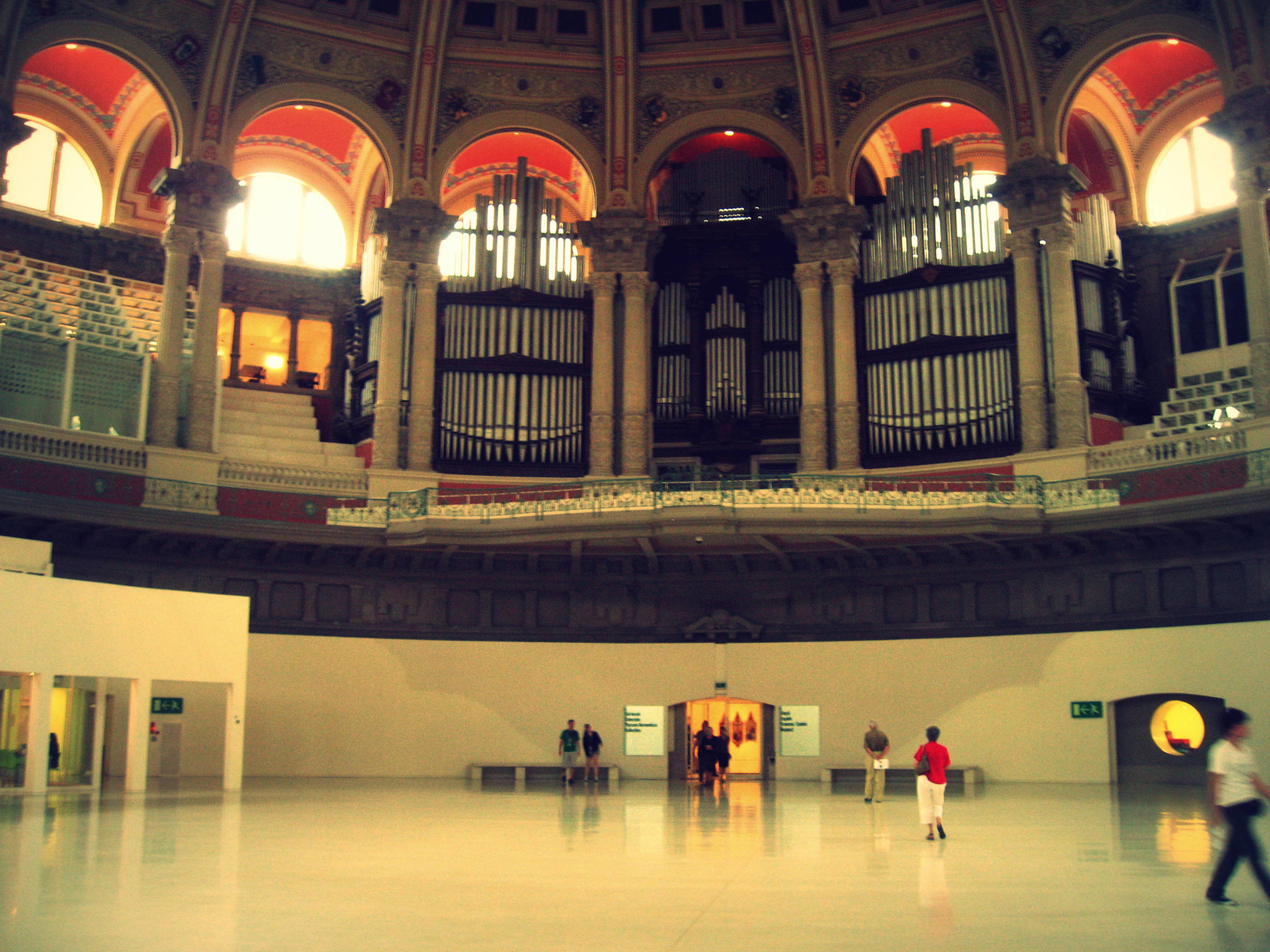 Canon DIGITAL IXUS 800 IS sample photo. Mnac . museu nacional d'art de catalunya photography