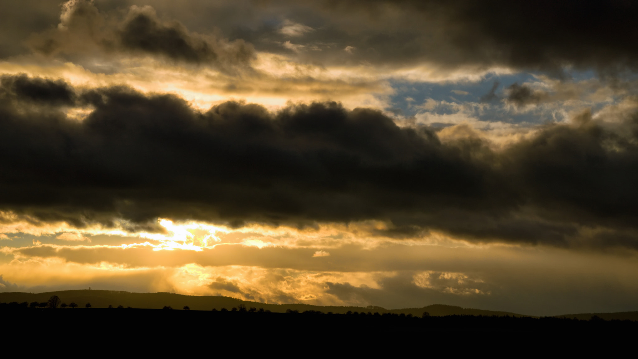 18.00 - 55.00 mm f/3.5 - 5.6 sample photo. Clouds photography