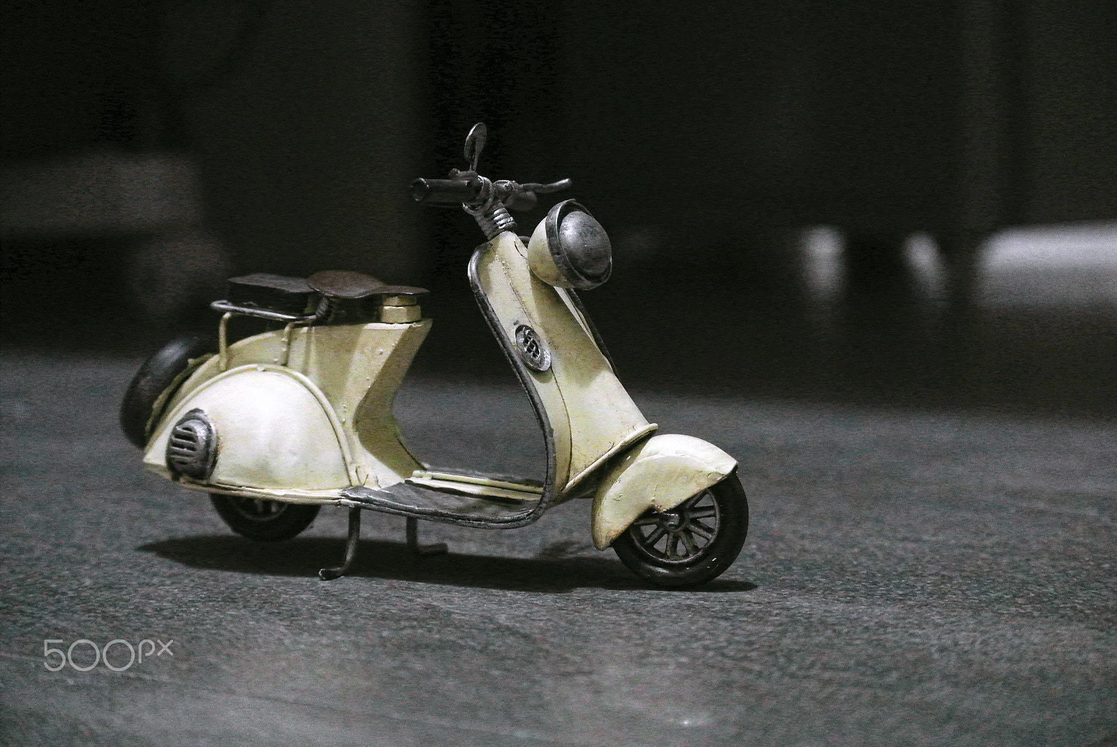 Nikon 1 Nikkor VR 30-110mm F3.8-5.6 sample photo. Scooter photography
