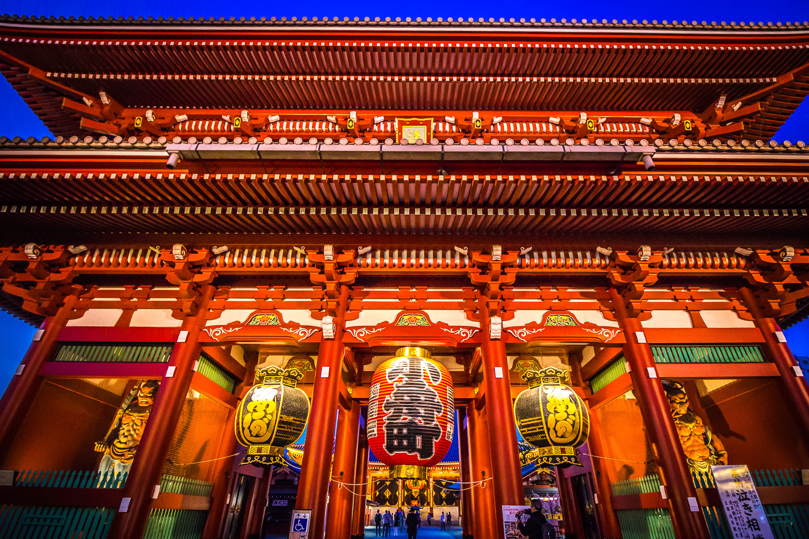 Canon EF-S 10-18mm F4.5–5.6 IS STM sample photo. Sensoji temple photography