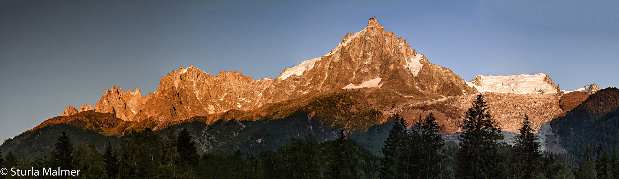 Canon EOS 40D + Canon EF 16-35mm F2.8L USM sample photo. Aguill du midi photography