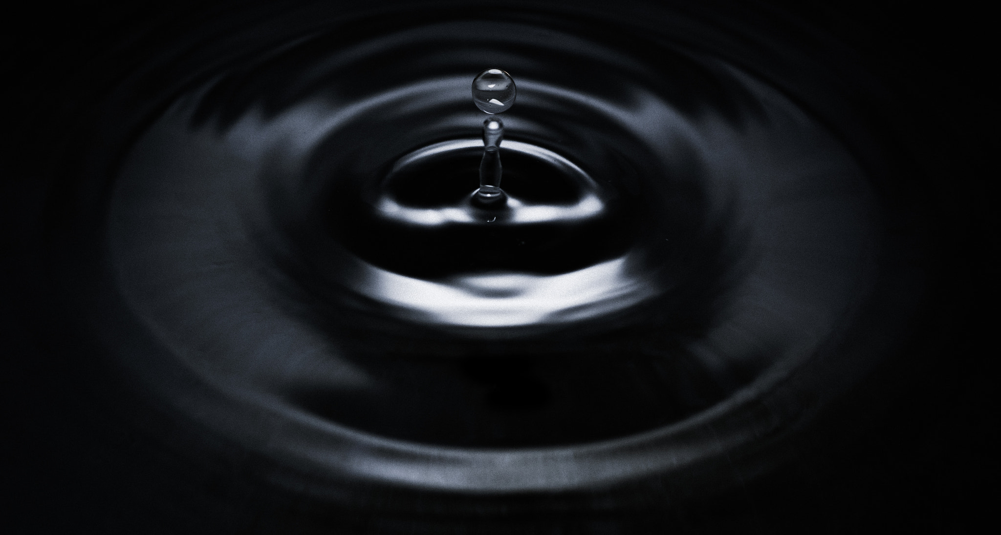 Tamron SP AF 90mm F2.8 Di Macro sample photo. Making a splash photography