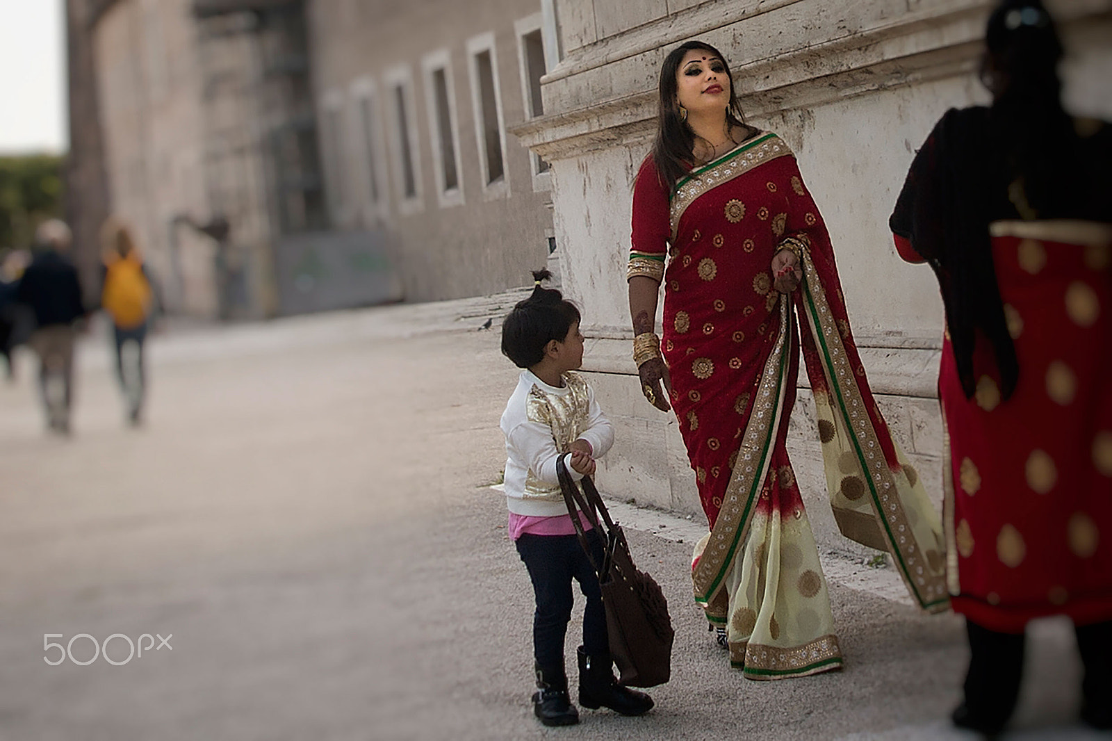 Nikon Df + AF Zoom-Nikkor 24-120mm f/3.5-5.6D IF sample photo. A sunday in rome photography