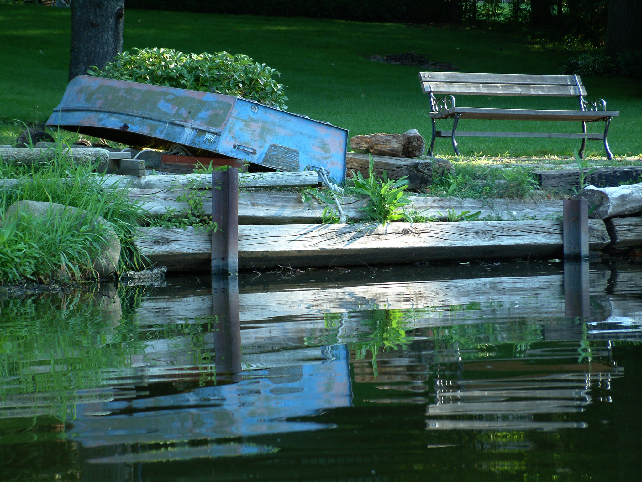 Fujifilm FinePix S602 ZOOM sample photo. Loch lomand boat and bench photography