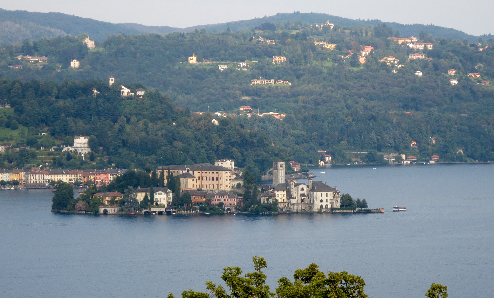 Canon IXUS 240 HS sample photo. Lago di orta photography