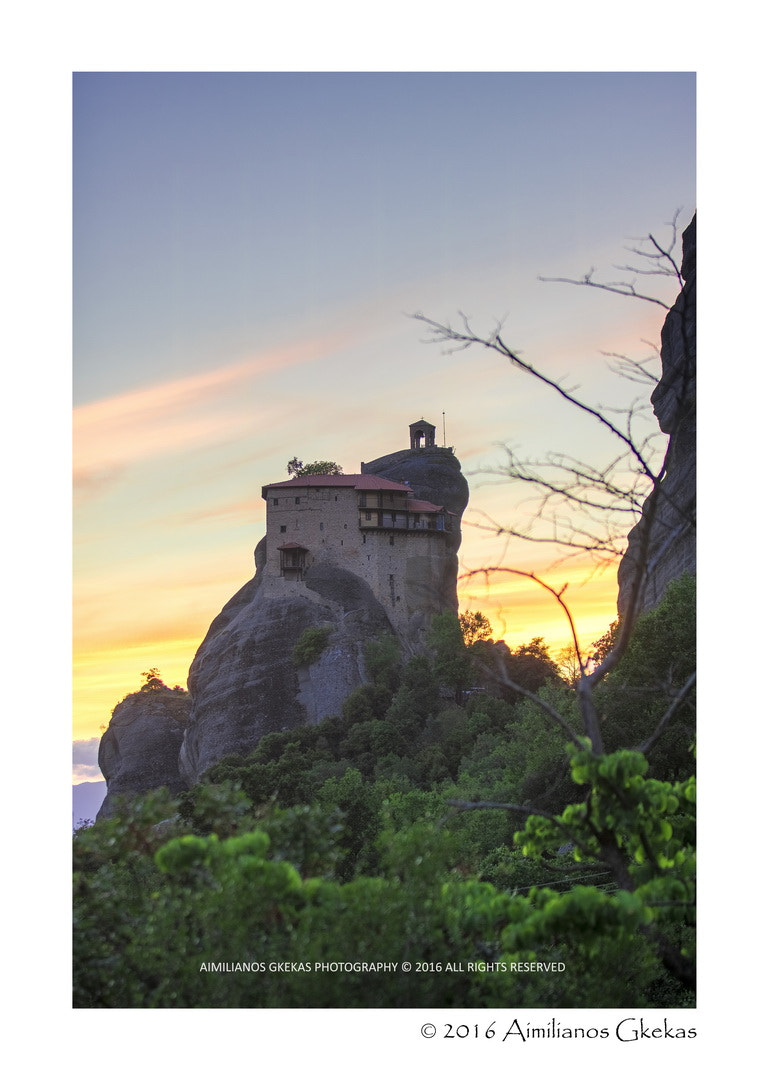 Canon EOS 760D (EOS Rebel T6s / EOS 8000D) sample photo. Meteora monastery under sunset. photography