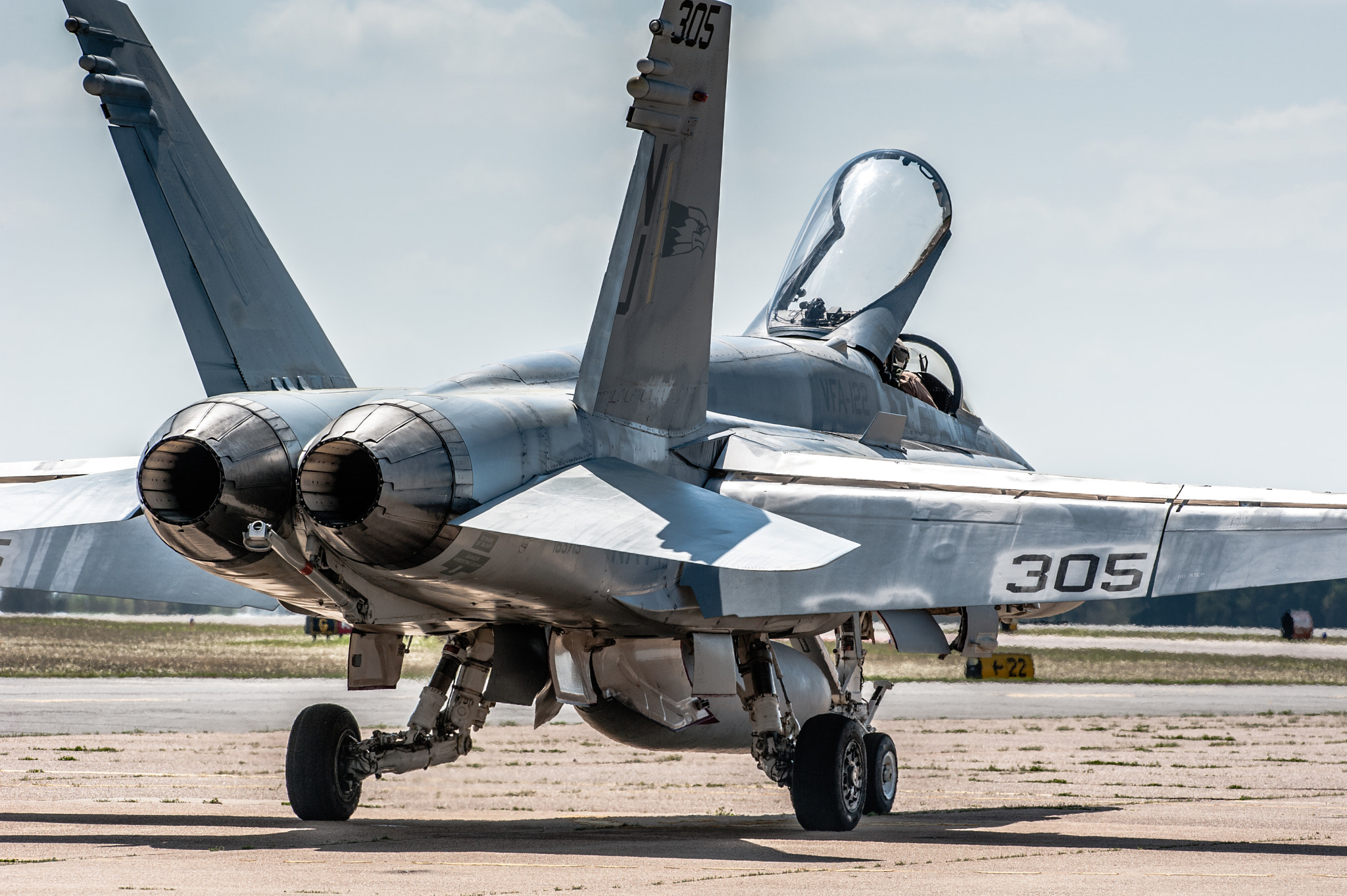 Nikon AF-S Nikkor 300mm F2.8G ED VR II sample photo. F18 getting ready to go photography