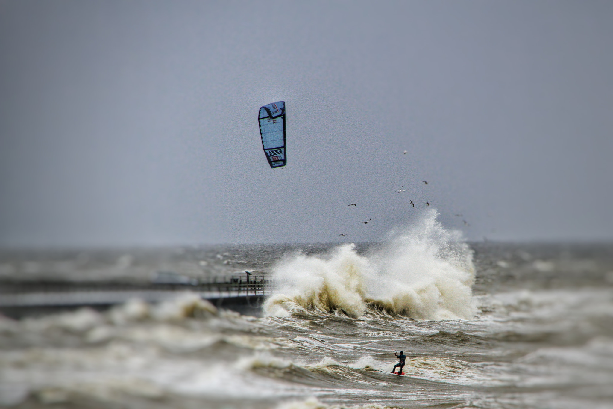 Canon EOS 7D + Canon 18-270mm sample photo. Took a quick lunch break at the seaside! very wind ... photography