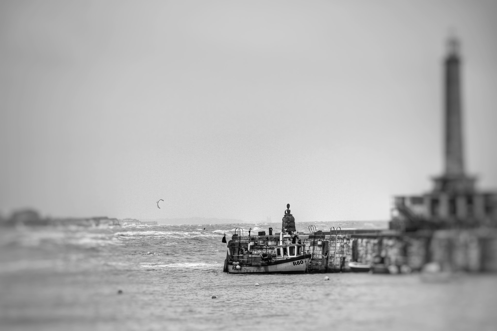Canon EOS 7D + Canon 18-270mm sample photo. Took a quick lunch break at the seaside! very wind ... photography