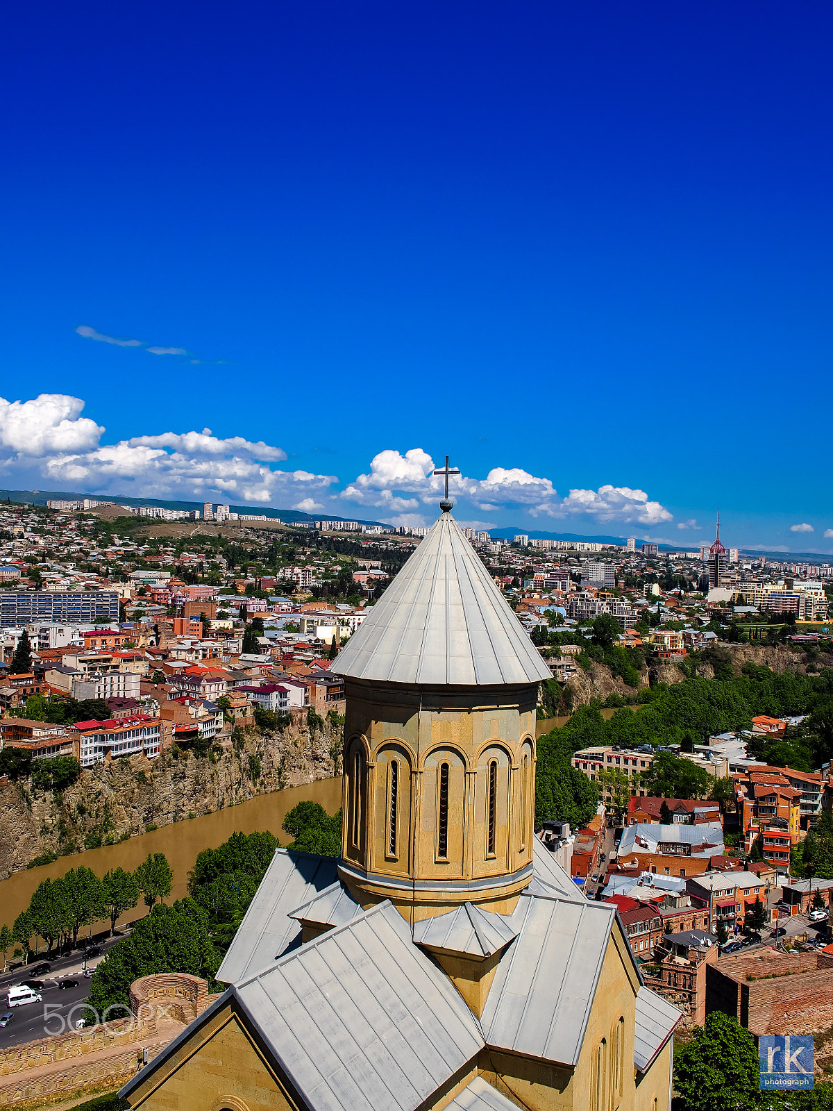 Olympus OM-D E-M10 II + Olympus M.Zuiko Digital 17mm F1.8 sample photo. Tbilisi, georgia photography