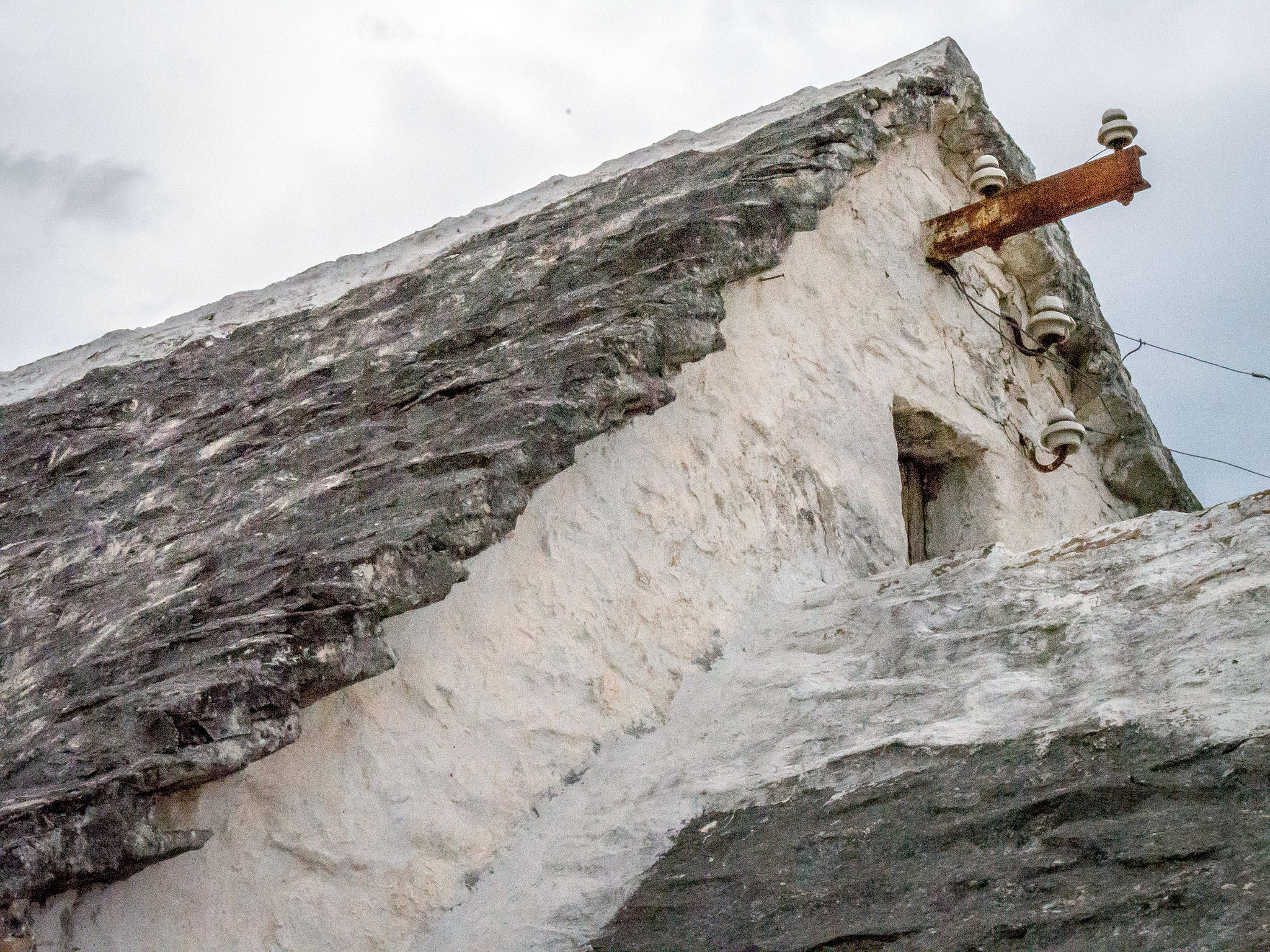 Panasonic Lumix DMC-GH3 sample photo. Rock roof photography