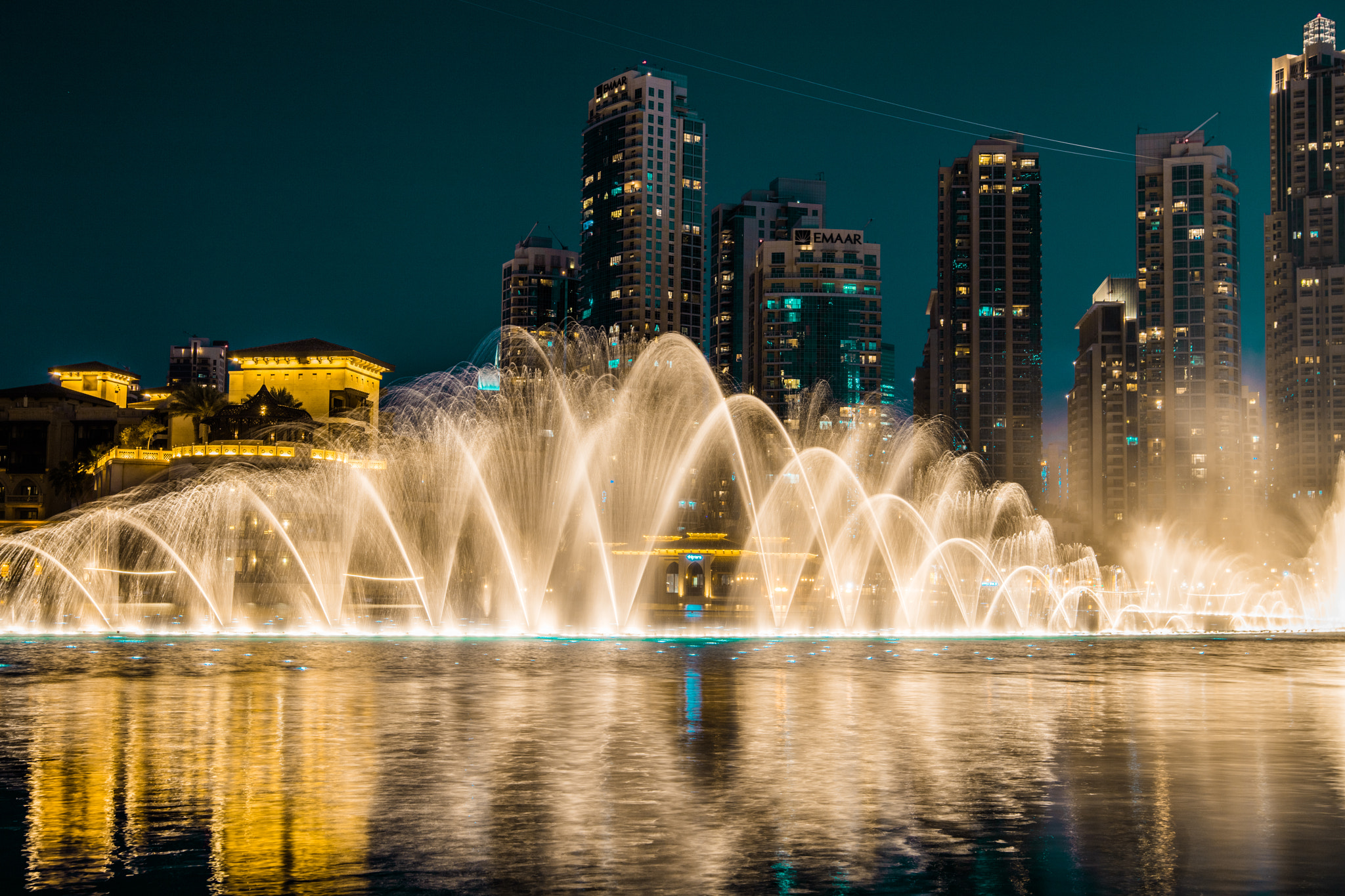 Canon EOS 5DS sample photo. Dubai fountain at night photography