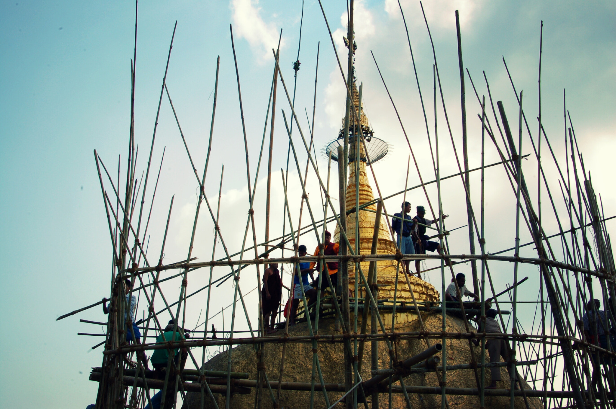 Nikon D50 sample photo. Golden rock, myanmar photography