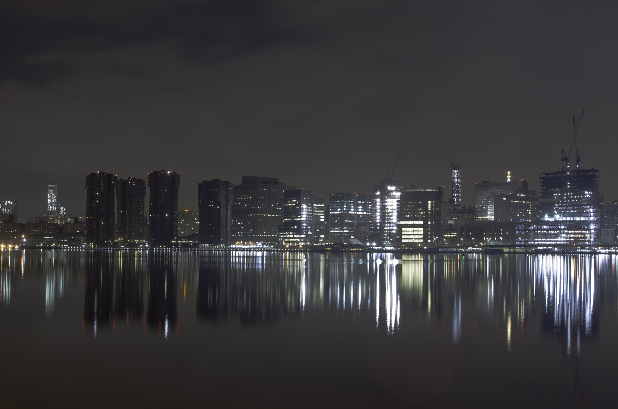 AF Zoom-Nikkor 24-50mm f/3.3-4.5 sample photo. Calm side of nyc photography