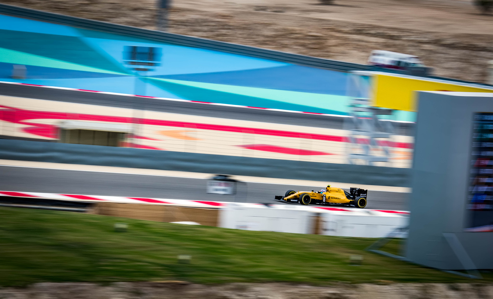 Canon EF 28-300mm F3.5-5.6L IS USM sample photo. Renault sports  photography