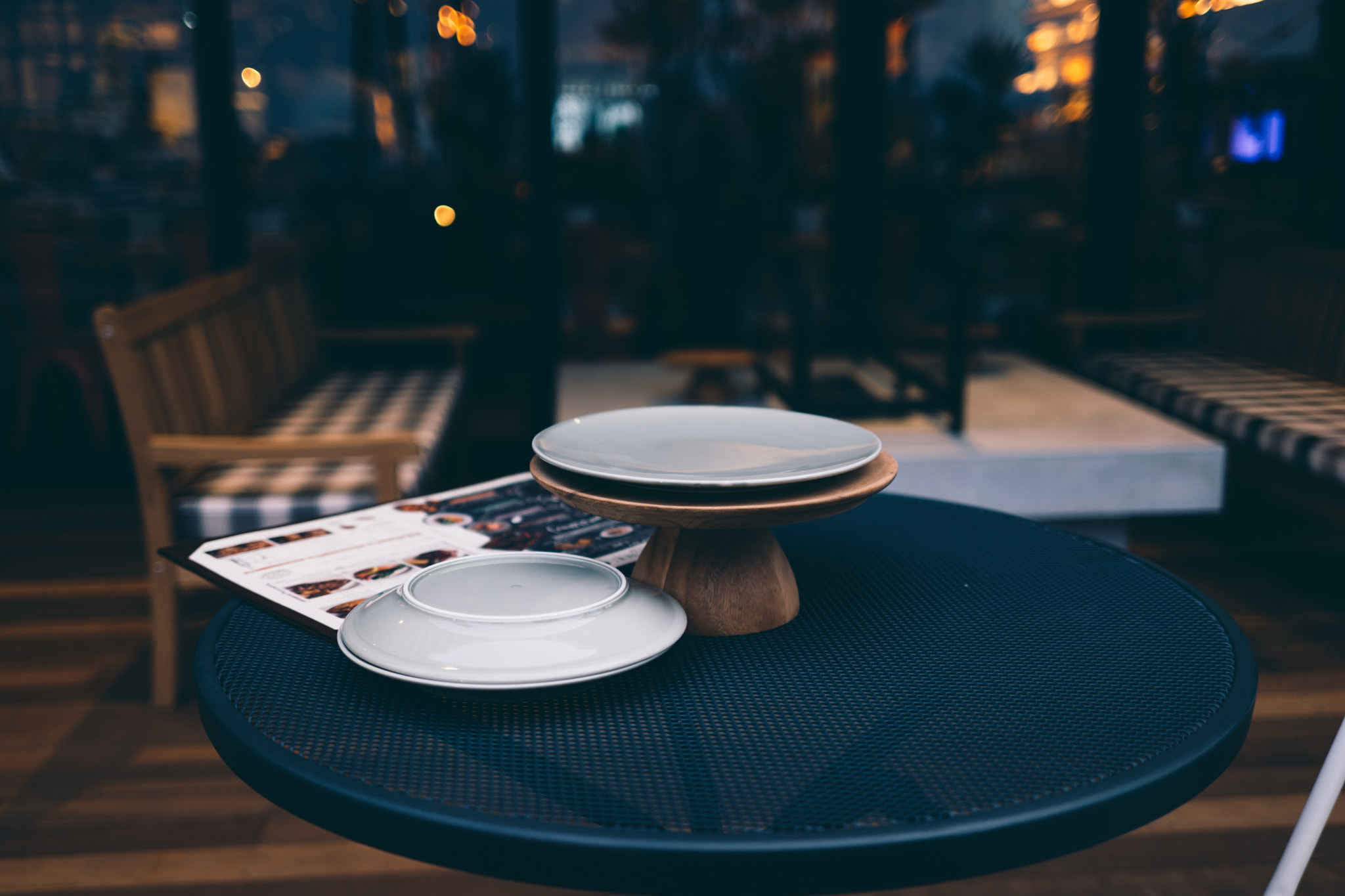 E 35mm F2 sample photo. Restaurants photography
