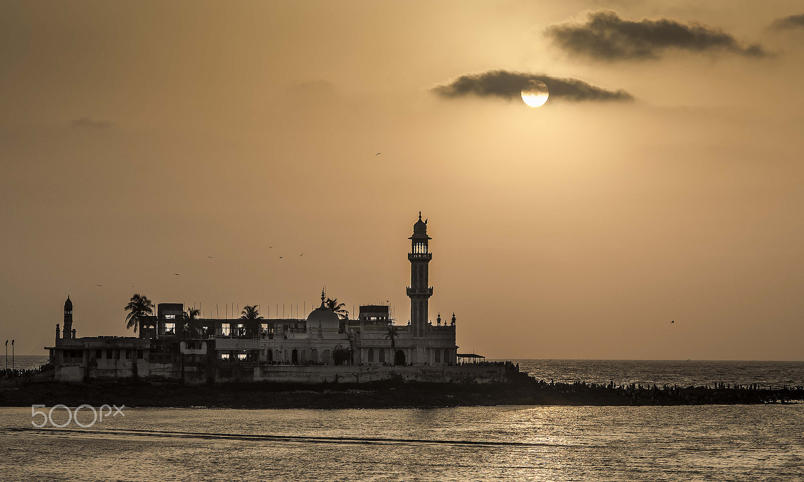 Nikon D5100 + Nikon AF-S Nikkor 85mm F1.4G sample photo. Haji ali dargah, mumbai photography