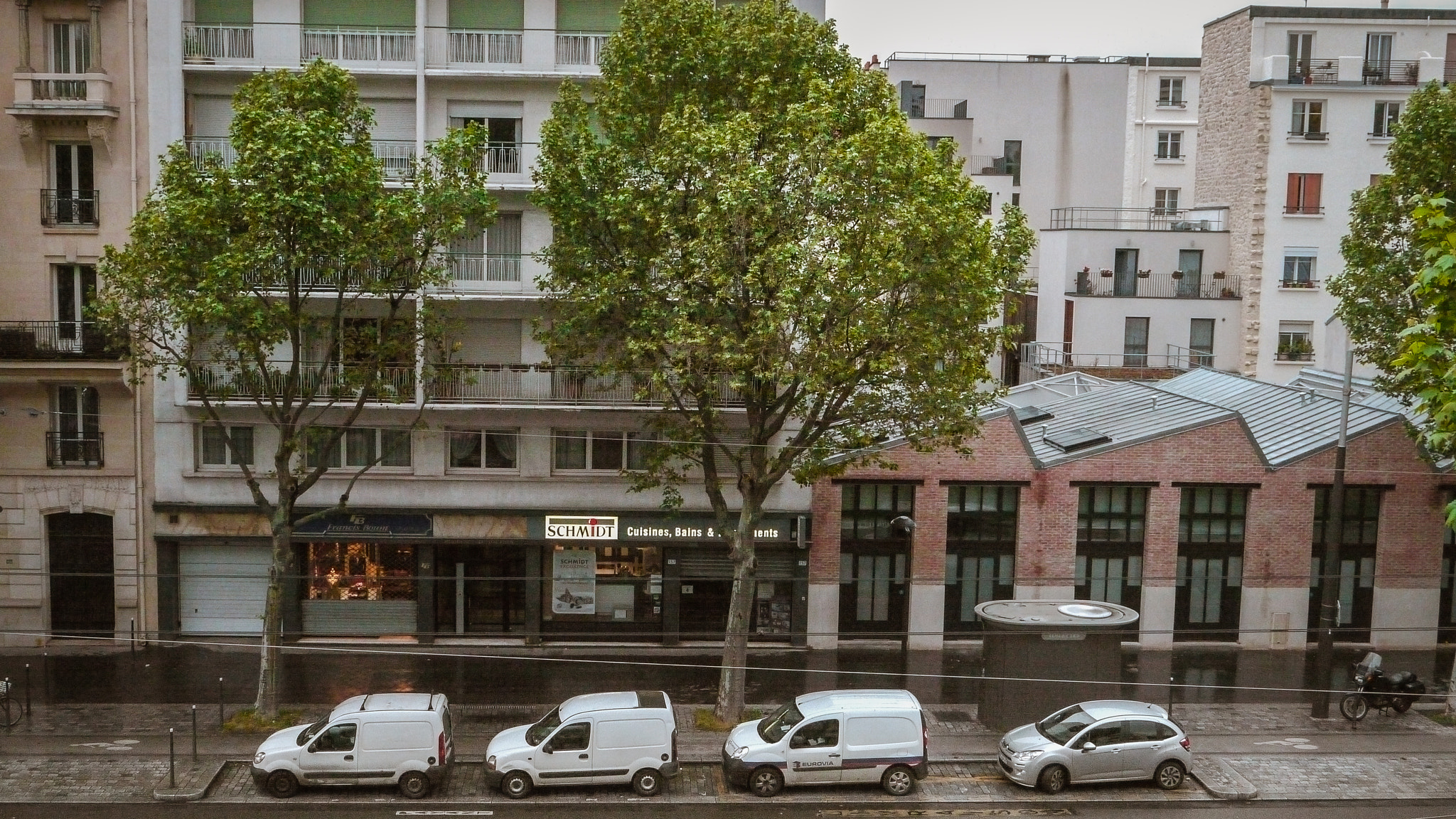 Panasonic Lumix DMC-GH1 sample photo. Mysterious cars... photography