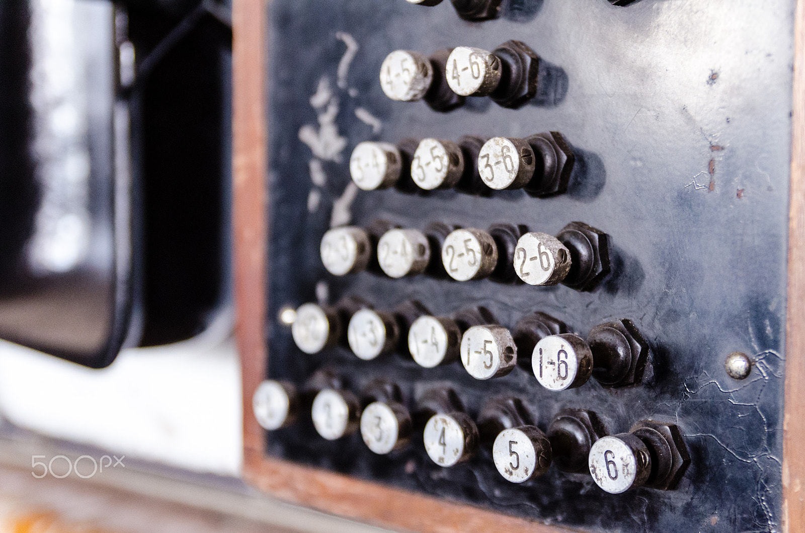 Nikon D7000 + Sigma 18-50mm F2.8 EX DC Macro sample photo. Industrial keys photography