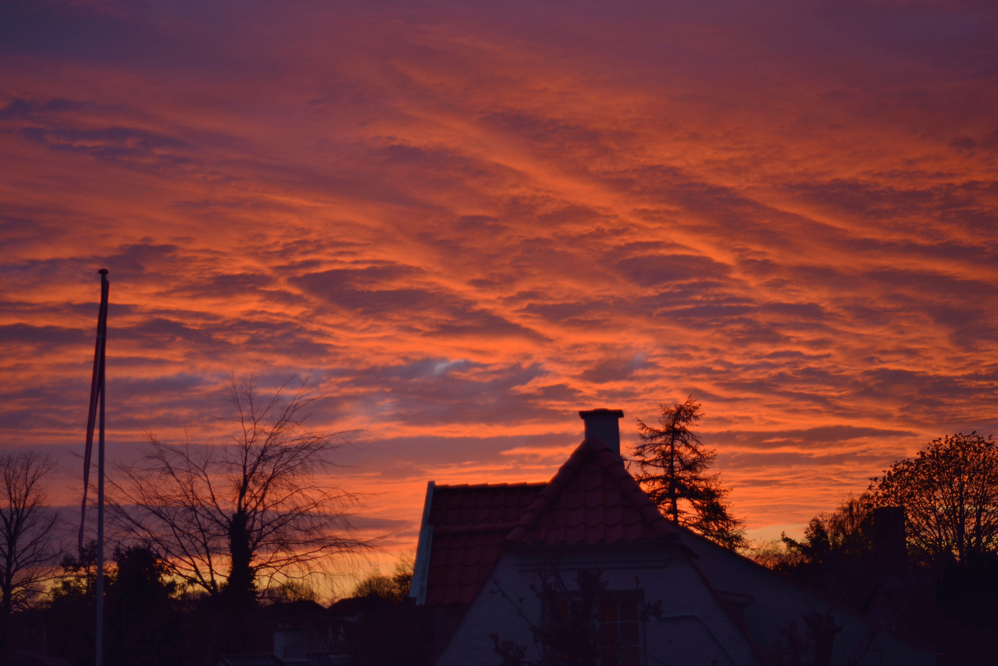 AF Zoom-Nikkor 28-70mm f/3.5-4.5D sample photo. Dramatic sky photography