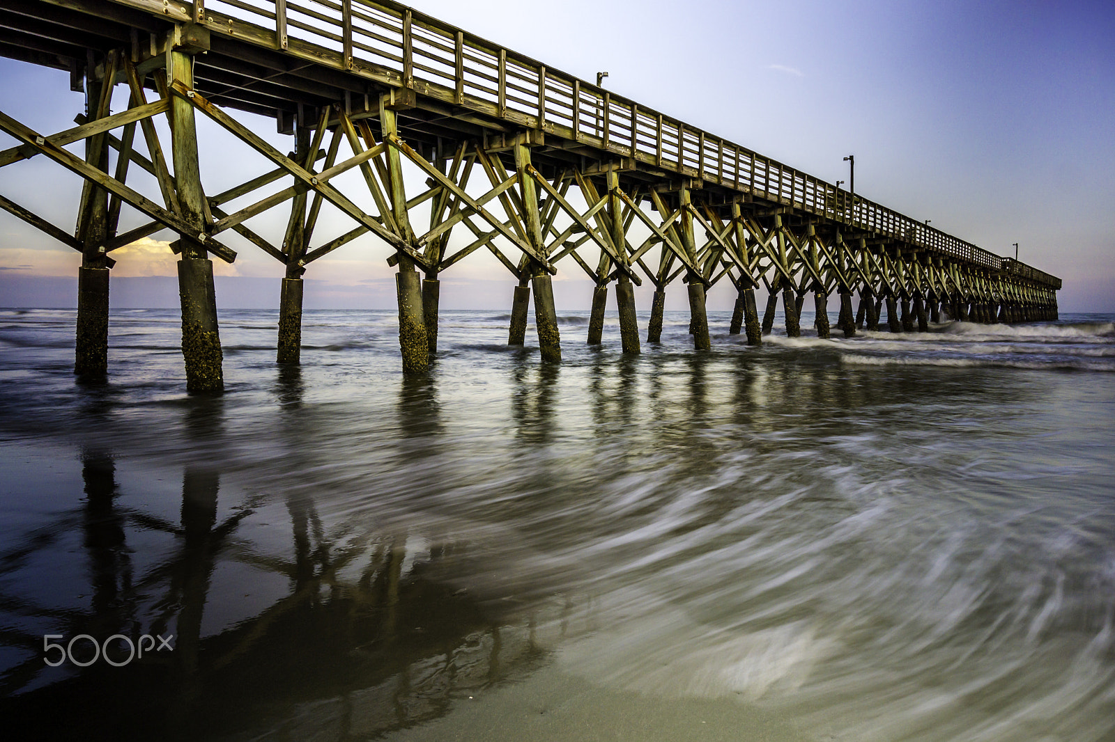 Sony a6000 + Sony Vario-Tessar T* FE 16-35mm F4 ZA OSS sample photo. 60th ave pier photography