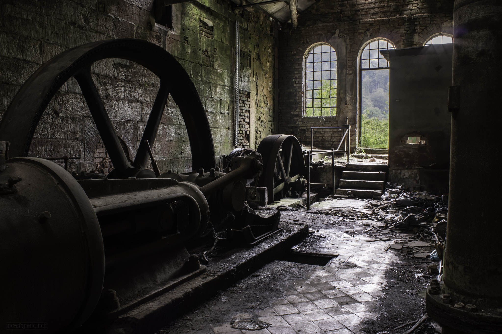 Canon EOS 750D (EOS Rebel T6i / EOS Kiss X8i) sample photo. Rusty machine photography