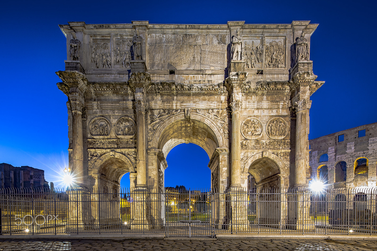 Canon EOS-1D X + Canon TS-E 17mm F4L Tilt-Shift sample photo. Rome colosseum dusk photography