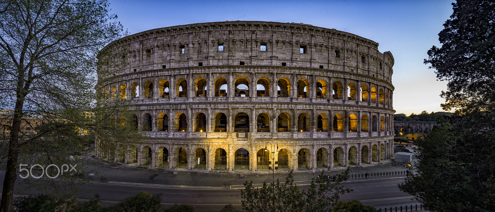 Canon EOS-1D X + Canon TS-E 17mm F4L Tilt-Shift sample photo. Rome colosseum dusk photography