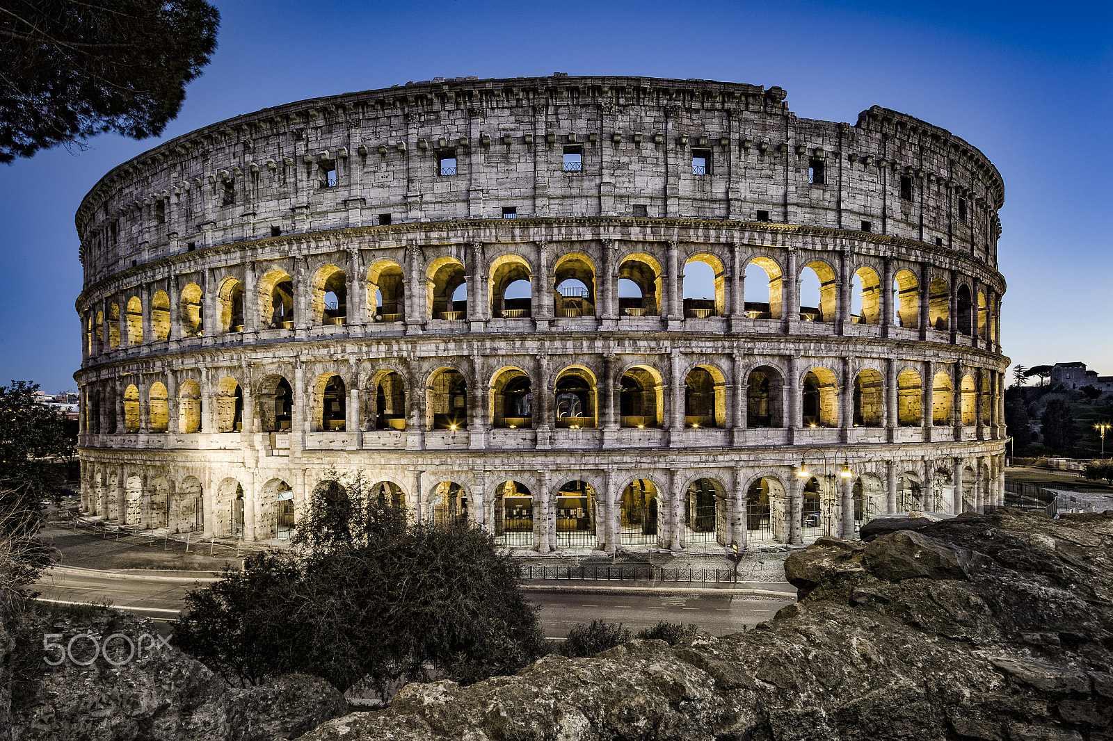 Canon EOS-1D X + Canon TS-E 17mm F4L Tilt-Shift sample photo. Rome colosseum dusk photography