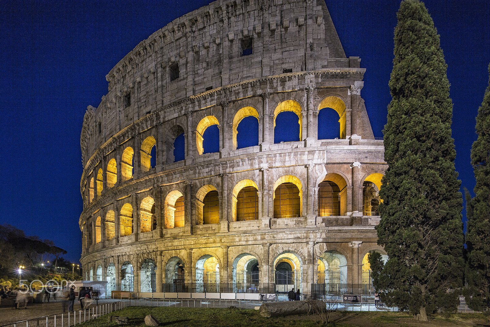 Canon EOS-1D X + Canon TS-E 17mm F4L Tilt-Shift sample photo. Rome colosseum dusk photography