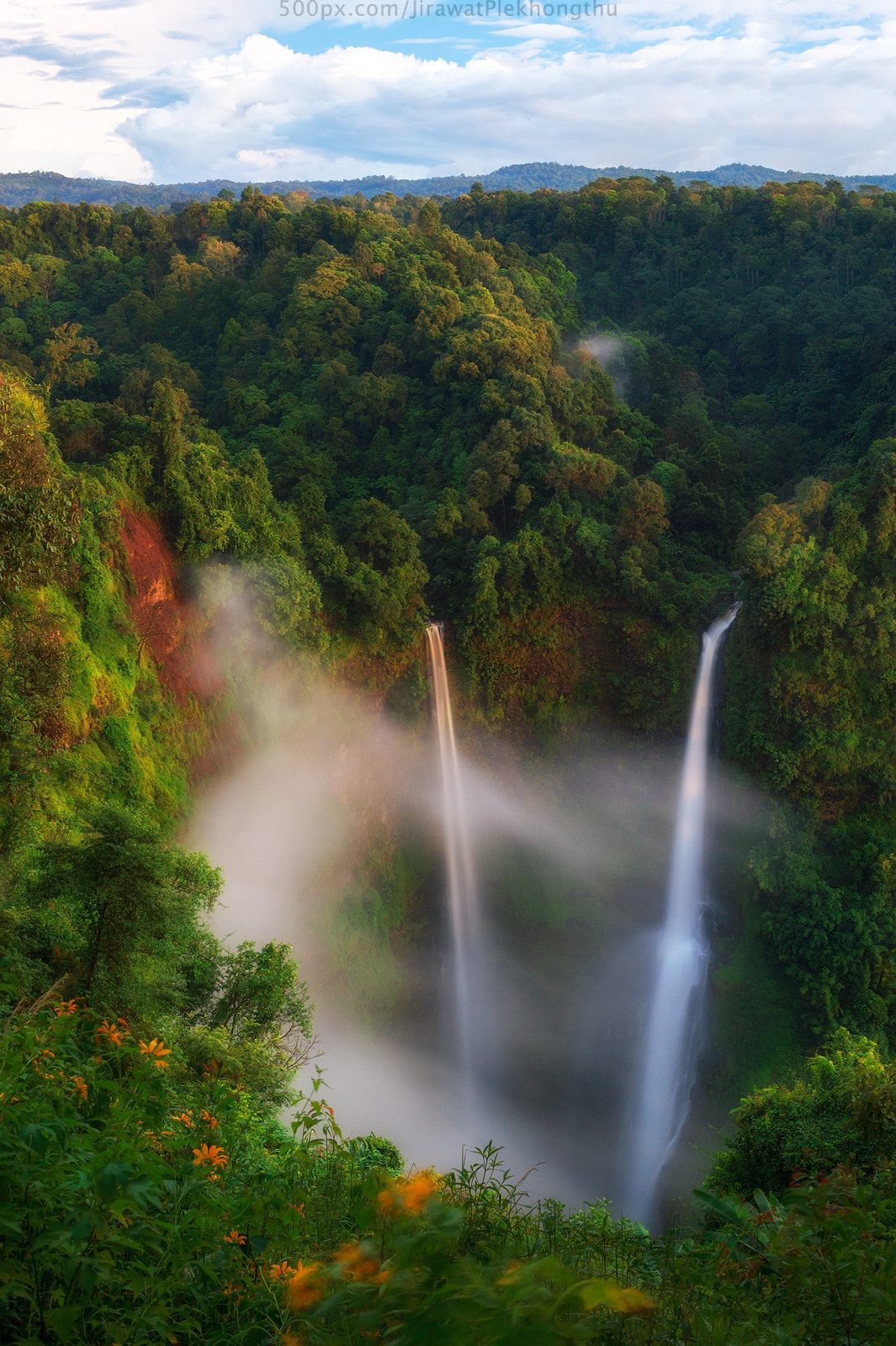 Nikon D4 + Nikon AF Nikkor 35mm F2D sample photo. Tad fane waterfall. photography