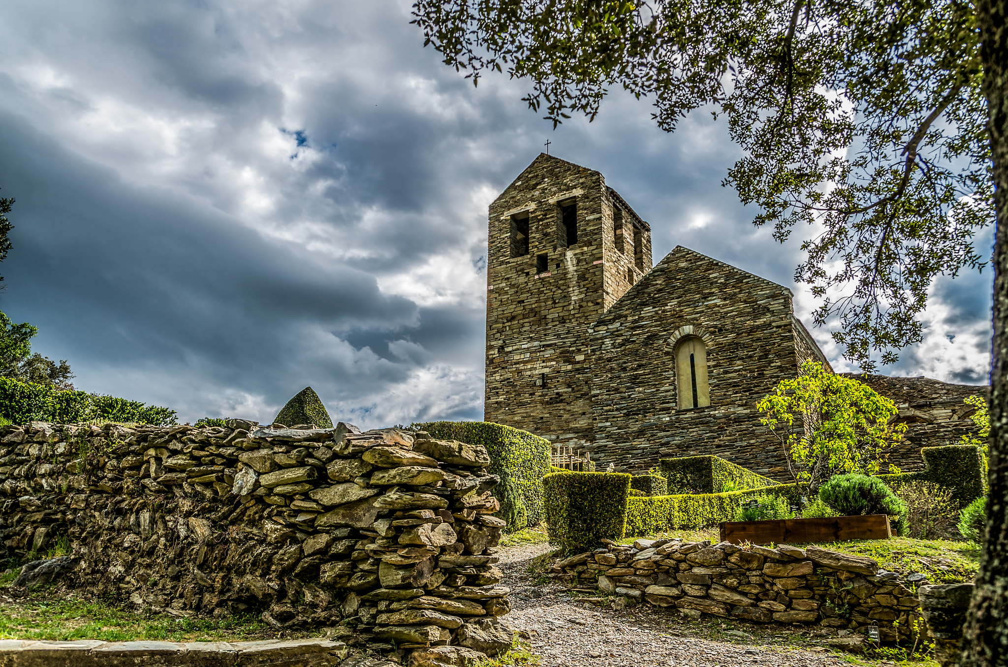Pentax K-5 II sample photo. Prieuré de serrabone photography