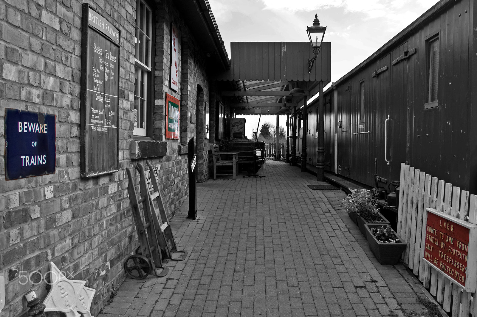 Canon EOS 40D sample photo. An old station. photography
