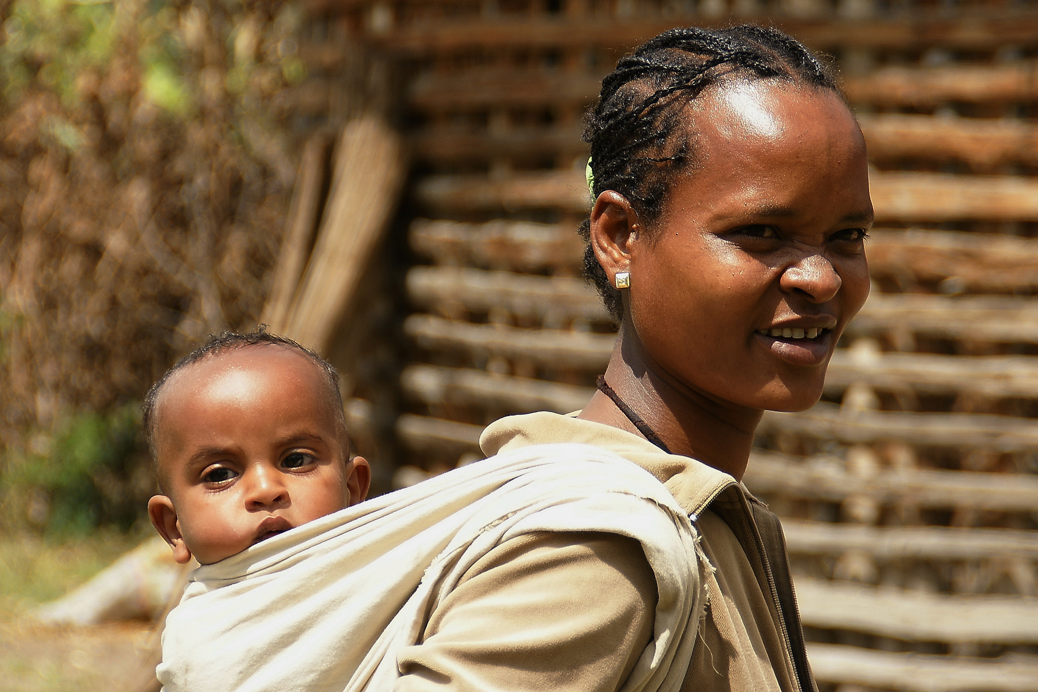 Ethiopian mother and child by Branko Frelih / 500px